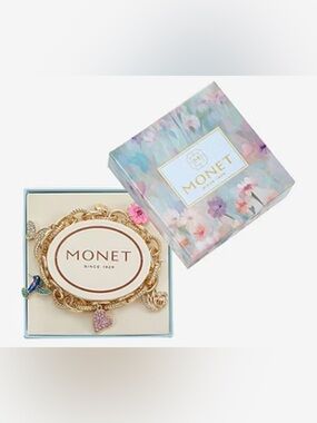 MONET Mom Charm Bracelet w/Gift Box